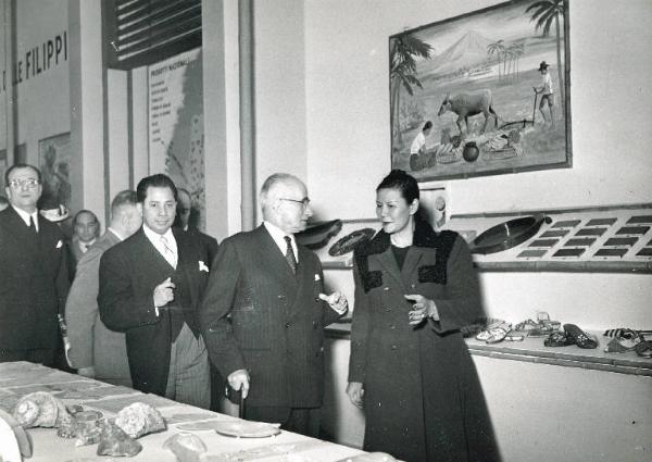 Fiera di Milano - Campionaria 1949 - Visita del presidente della Repubblica Luigi Einaudi in occasione della inaugurazione