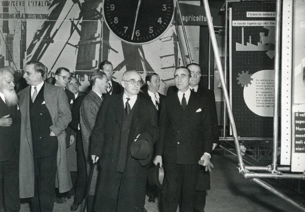 Fiera di Milano - Campionaria 1949 - Visita del presidente della Repubblica Luigi Einaudi in occasione della inaugurazione