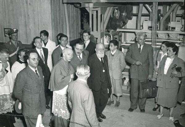 Fiera di Milano - Campionaria 1949 - Visita del cardinale Alfredo Ildefonso Schuster