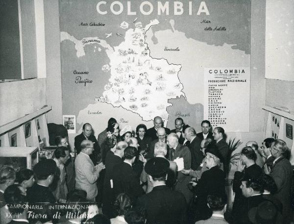 Fiera di Milano - Campionaria 1949 - Visita di personalità in occasione della Giornata della Colombia