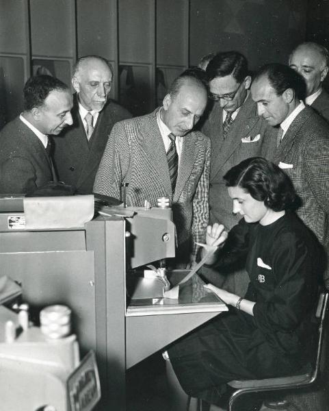 Fiera di Milano - Campionaria 1949 - Visita del ministro dei lavori pubblici Umberto Tupini