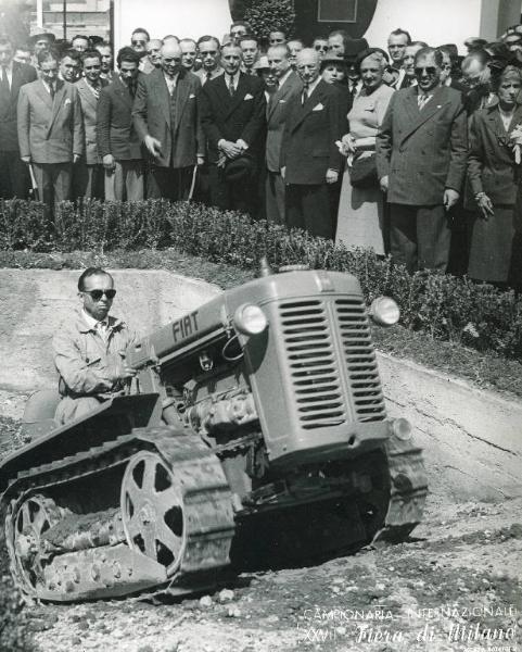 Fiera di Milano - Campionaria 1949 - Visita dell'ambasciatore degli Stati Uniti James C. Dunn e del capo della Missione per l'Italia del piano Marshall James Zellerbach