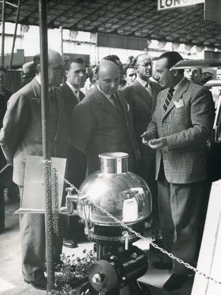 Fiera di Milano - Campionaria 1949 - Visita del ministro degli interni Mario Scelba