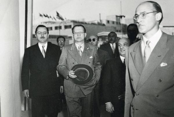 Fiera di Milano - Campionaria 1949 - Visita del presidente del consiglio Alcide De Gasperi