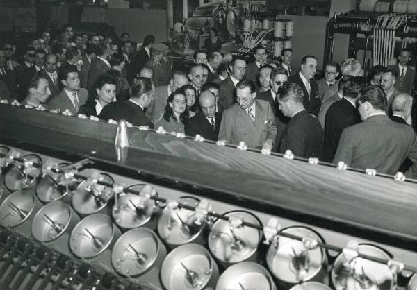 Fiera di Milano - Campionaria 1949 - Visita del presidente del consiglio Alcide De Gasperi