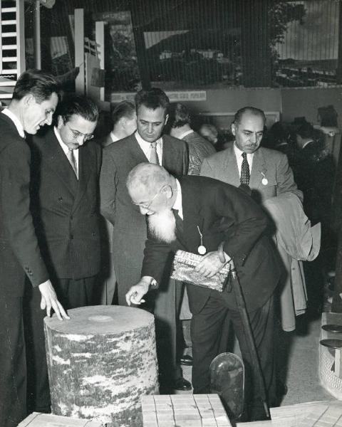 Fiera di Milano - Campionaria 1949 - Visita del ministro plenipotenziario bulgaro Tarabanoff