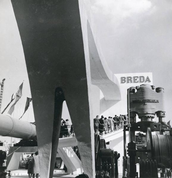 Fiera di Milano - Campionaria 1951 - Padiglione e area espositiva all'aperto della Breda