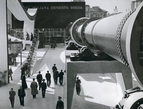 Fiera di Milano - Campionaria 1951 - Padiglione e area espositiva all'aperto della Breda