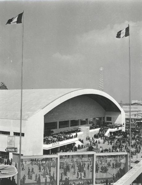 Fiera di Milano - Campionaria 1951 - Padiglione della meccanica "B" - Veduta esterna