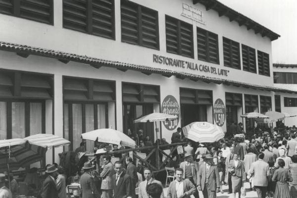 Fiera di Milano - Campionaria 1951 - Ristorante "alla casa del latte"