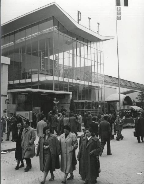 Fiera di Milano - Campionaria 1951 - Padiglione delle PTT (Poste telefoni telegrafi) - Veduta esterna