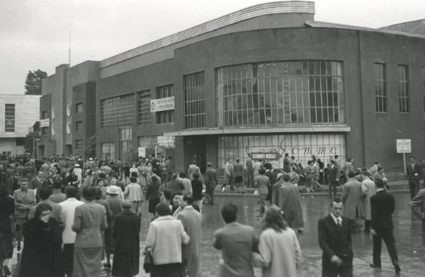 Fiera di Milano - Campionaria 1951 - Viale del commercio