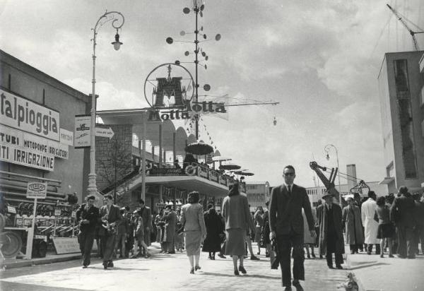 Fiera di Milano - Campionaria 1951 - Viale della tecnica