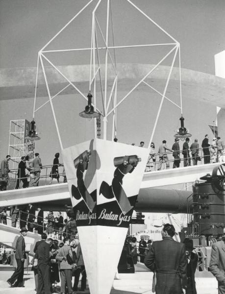 Fiera di Milano - Campionaria 1951 - Installazione pubblicitaria della Butan Gas