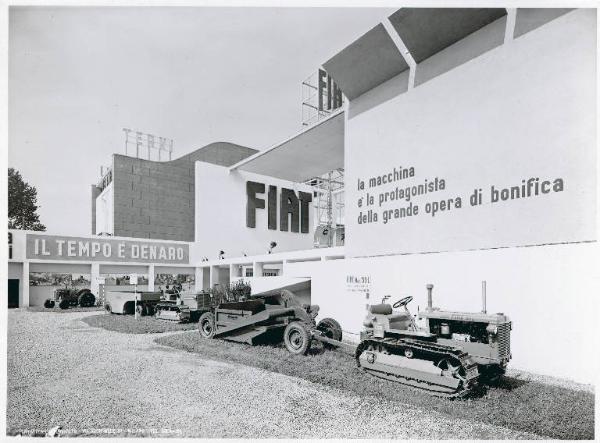 Fiera di Milano - Campionaria 1951 - Padiglione della Fiat - Veduta esterna