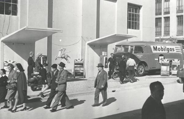 Fiera di Milano - Campionaria 1951 - Stand Mobilgas