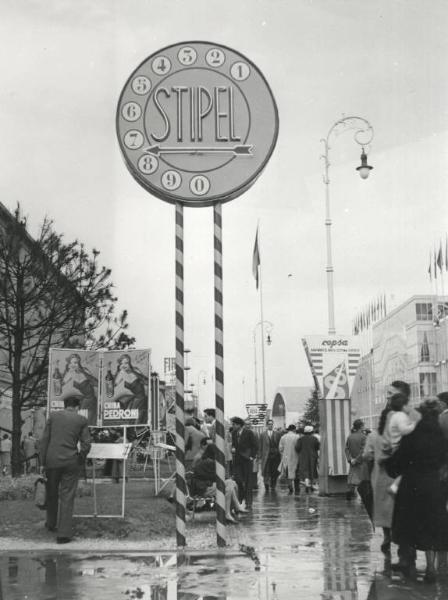 Fiera di Milano - Campionaria 1951 - Viale dell'industria