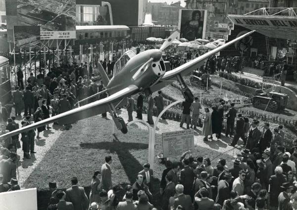 Fiera di Milano - Campionaria 1949 - Area espositiva della Fiat