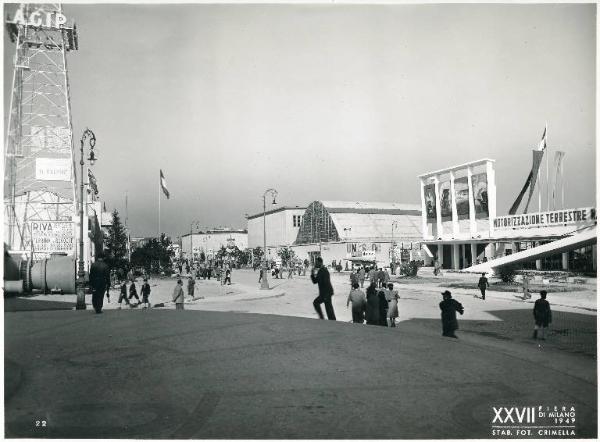 Fiera di Milano - Campionaria 1949 - Viale dell'industria