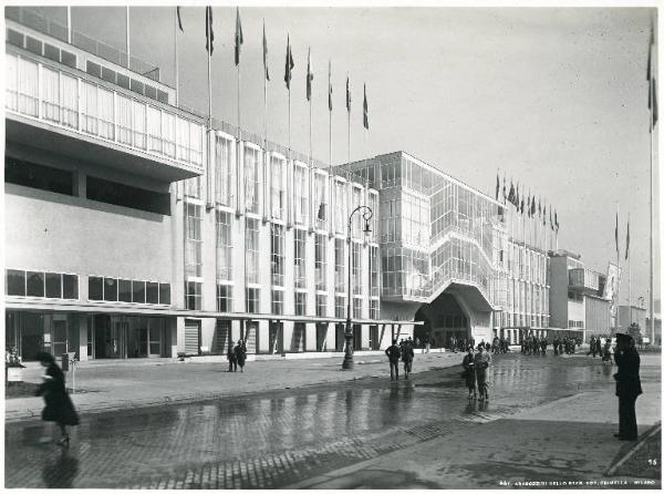 Fiera di Milano - Campionaria 1949 - Palazzo delle nazioni - Veduta esterna