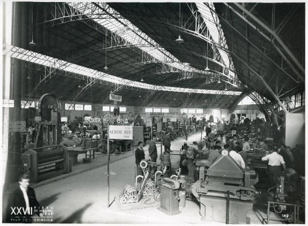 Fiera di Milano - Campionaria 1949 - Padiglione delle macchine per la lavorazione del legno - Interno