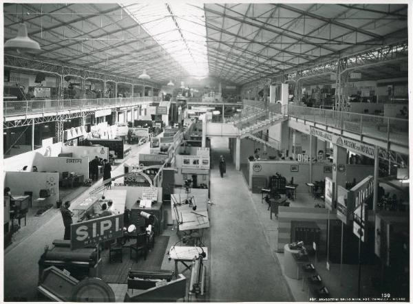 Fiera di Milano - Campionaria 1949 - Padiglione delle forniture d'ufficio - Interno