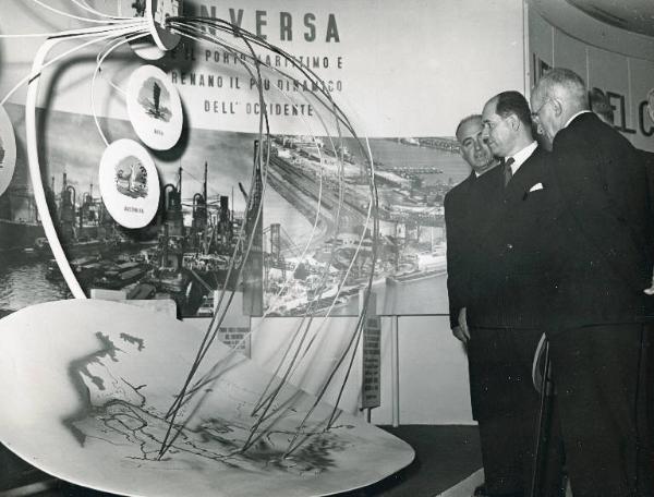 Fiera di Milano - Campionaria 1950 - Visita del presidente della Repubblica Luigi Einaudi in occasione della inaugurazione