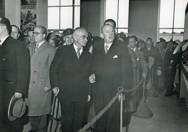 Fiera di Milano - Campionaria 1950 - Visita del presidente della Repubblica Luigi Einaudi in occasione della inaugurazione