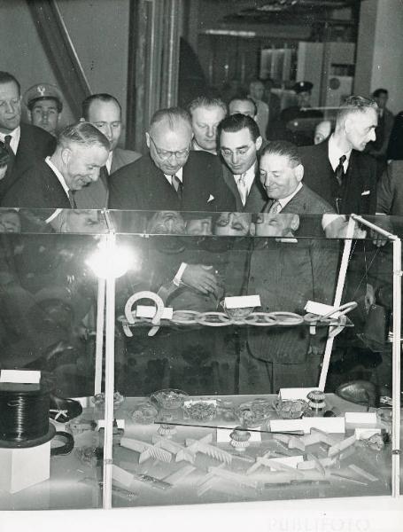 Fiera di Milano - Campionaria 1950 - Visita del ministro cecoslovacco Miloslav Matousek