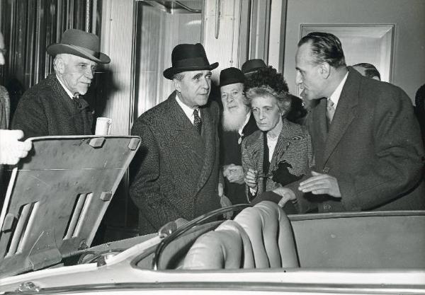 Fiera di Milano - Campionaria 1950 - Visita dell'ambasciatore degli Stati Uniti James C. Dunn in occasione della manifestazione in onore degli Stati Uniti