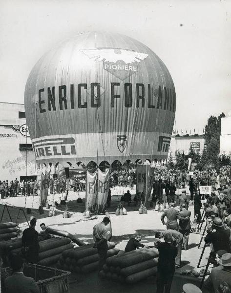 Fiera di Milano - Campionaria 1950 - Ascensione in pallone aerostatico