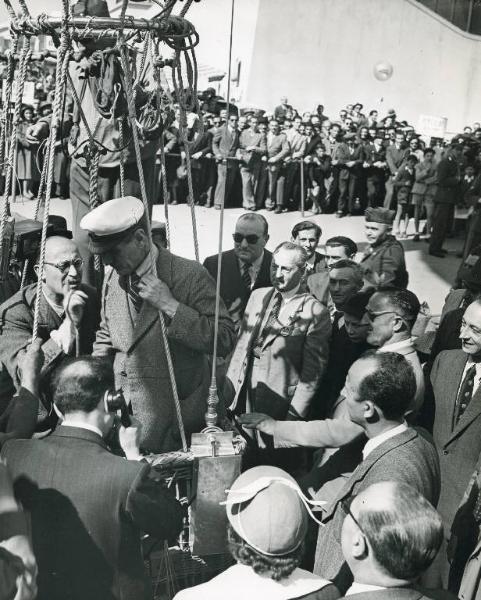 Fiera di Milano - Campionaria 1950 - Ascensione in pallone aerostatico