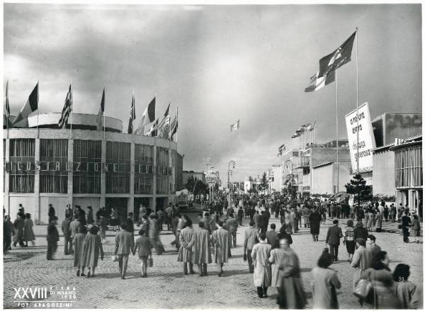 Fiera di Milano - Campionaria 1950 - Viale dell'industria