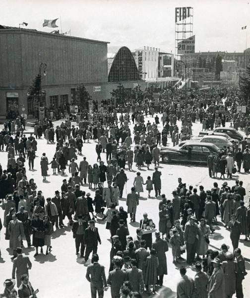 Fiera di Milano - Campionaria 1950 - Viale dell'industria