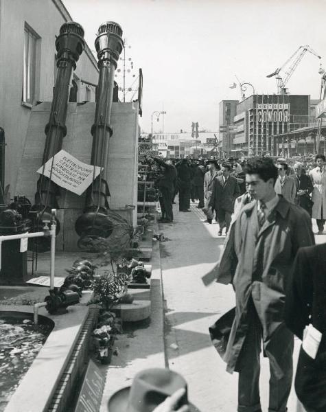 Fiera di Milano - Campionaria 1950 - Viale della tecnica