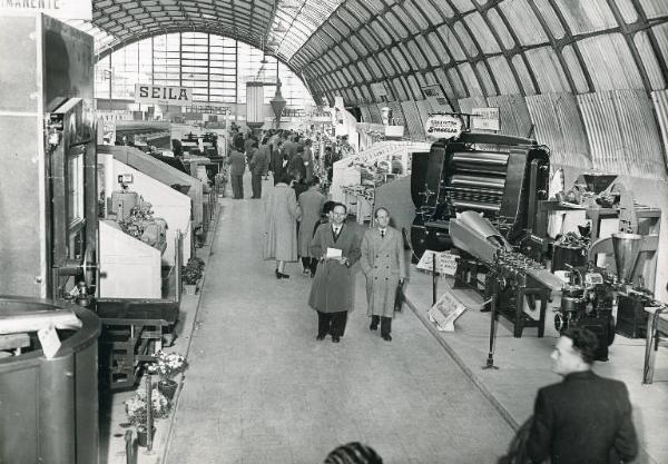 Fiera di Milano - Campionaria 1950 - Padiglione delle macchine per l'industria dolciaria e casearia - Interno