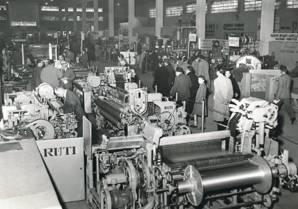 Fiera di Milano - Campionaria 1950 - Padiglione delle macchine per l'industria tessile - Interno