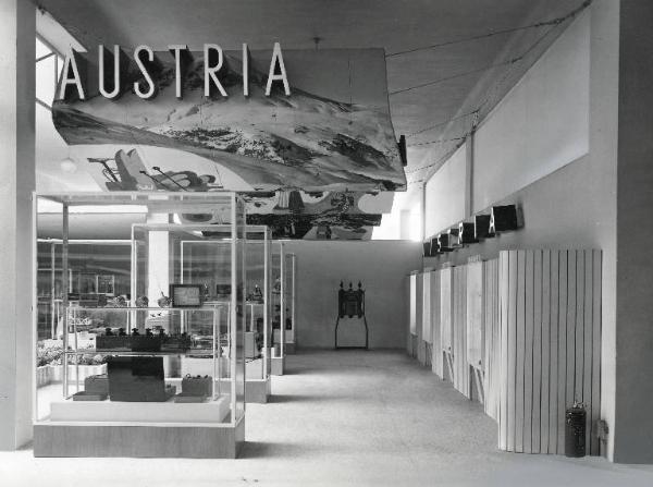 Fiera di Milano - Campionaria 1950 - Palazzo delle nazioni - Mostra ufficiale dell'Austria