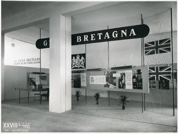 Fiera di Milano - Campionaria 1950 - Palazzo delle nazioni - Mostra ufficiale della Gran Bretagna