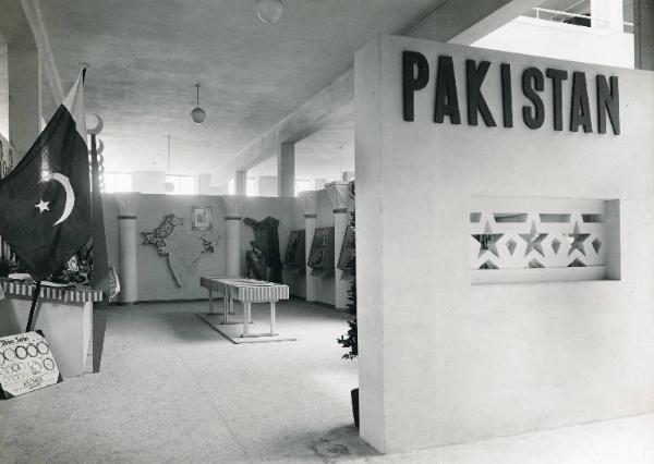 Fiera di Milano - Campionaria 1950 - Palazzo delle nazioni - Mostra ufficiale del Pakistan