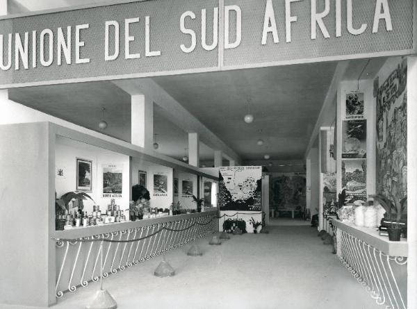 Fiera di Milano - Campionaria 1950 - Palazzo delle nazioni - Mostra ufficiale dell'Unione del Sud Africa