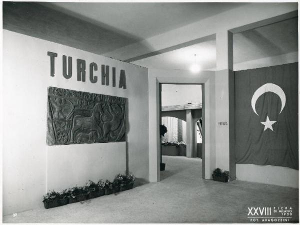 Fiera di Milano - Campionaria 1950 - Palazzo delle nazioni - Mostra ufficiale della Turchia