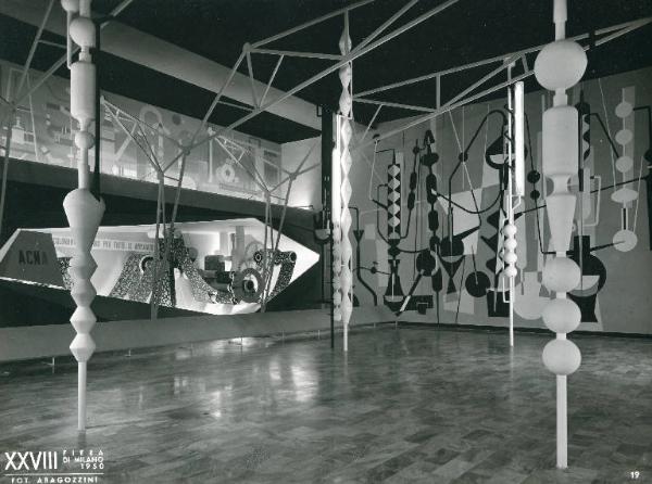 Fiera di Milano - Campionaria 1950 - Padiglione del Gruppo Montecatini - Sala delle produzioni chimiche diverse