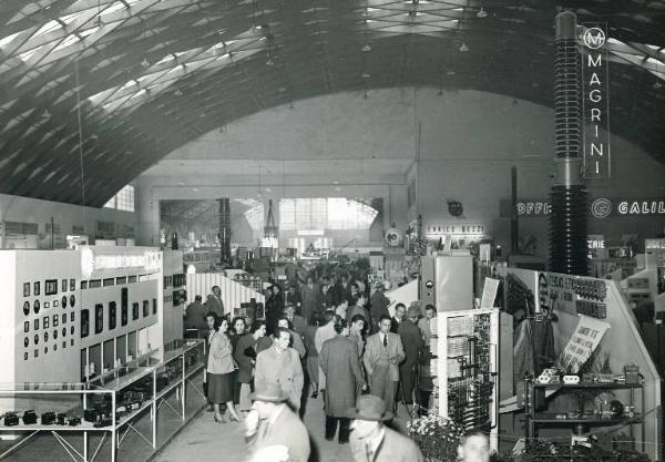 Fiera di Milano - Campionaria 1950 - Padiglione dell'elettrotecnica e dell'illuminazione - Interno