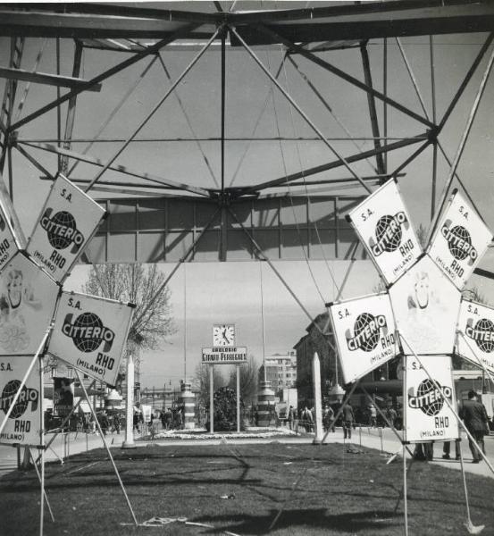 Fiera di Milano - Campionaria 1950 - Installazione pubblicitaria della Citterio