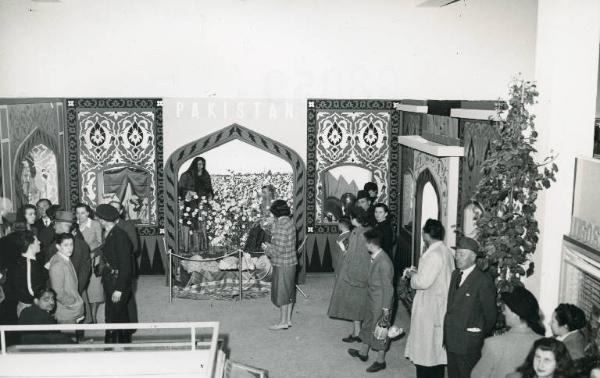 Fiera di Milano - Campionaria 1951 - Palazzo delle nazioni - Mostra ufficiale del Pakistan