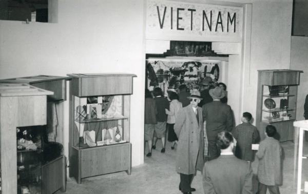 Fiera di Milano - Campionaria 1951 - Palazzo delle nazioni - Mostra ufficiale del Vietnam