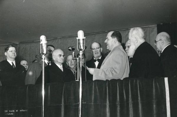 Fiera di Milano - Campionaria 1951 - Visita del presidente della Repubblica Luigi Einaudi in occasione della inaugurazione