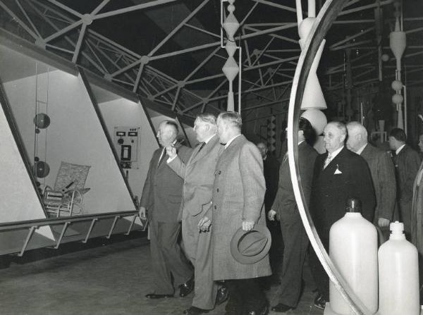 Fiera di Milano - Campionaria 1951 - Visita del ministro tedesco Ludwig Erhard