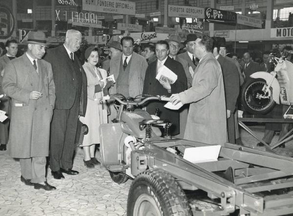 Fiera di Milano - Campionaria 1951 - Visita degli inviati speciali della Stampa internazionale